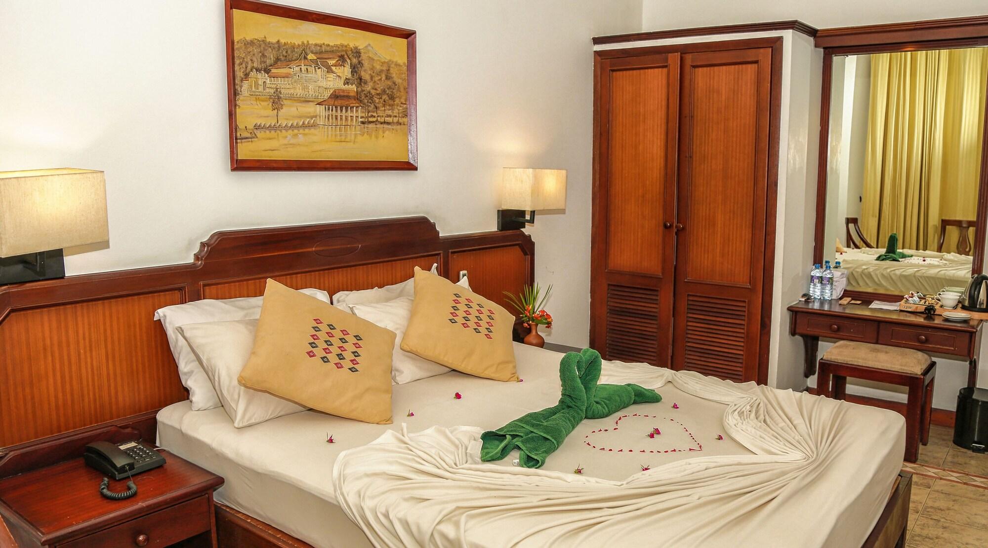 Senani Hotel Kandy Exteriör bild