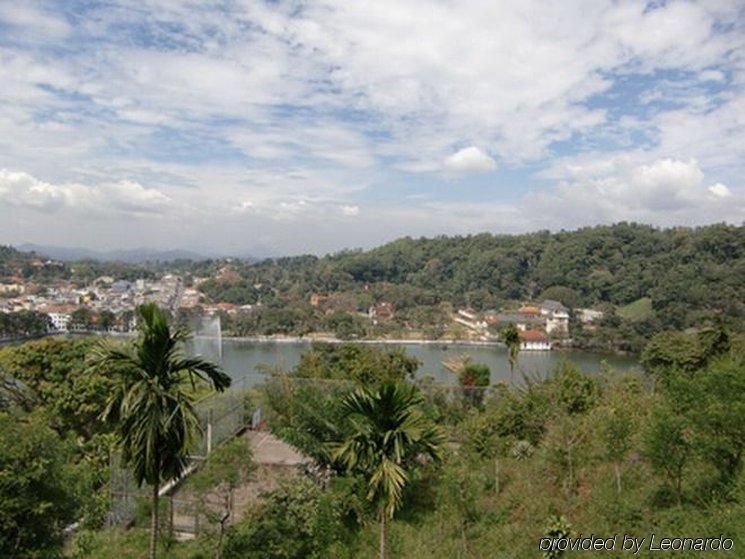 Senani Hotel Kandy Exteriör bild