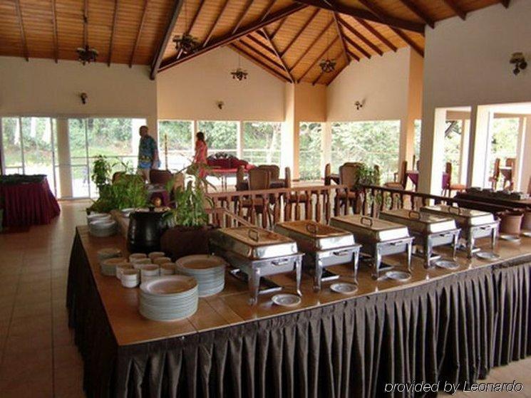 Senani Hotel Kandy Exteriör bild
