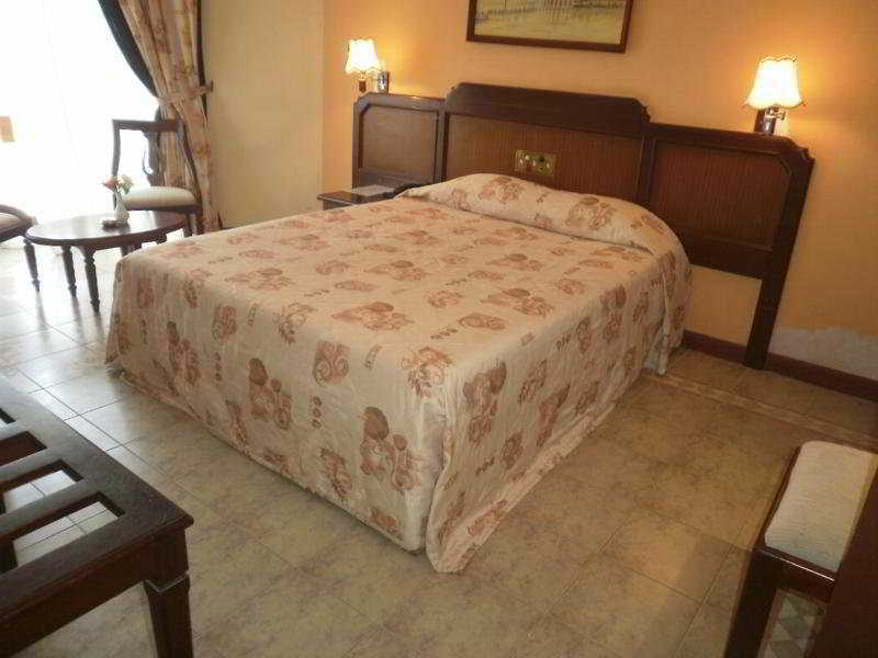 Senani Hotel Kandy Exteriör bild