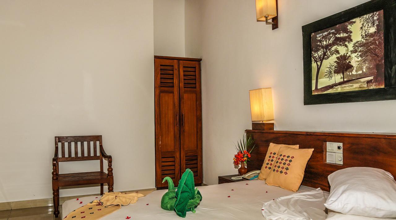 Senani Hotel Kandy Exteriör bild