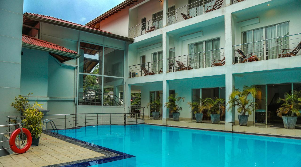 Senani Hotel Kandy Exteriör bild