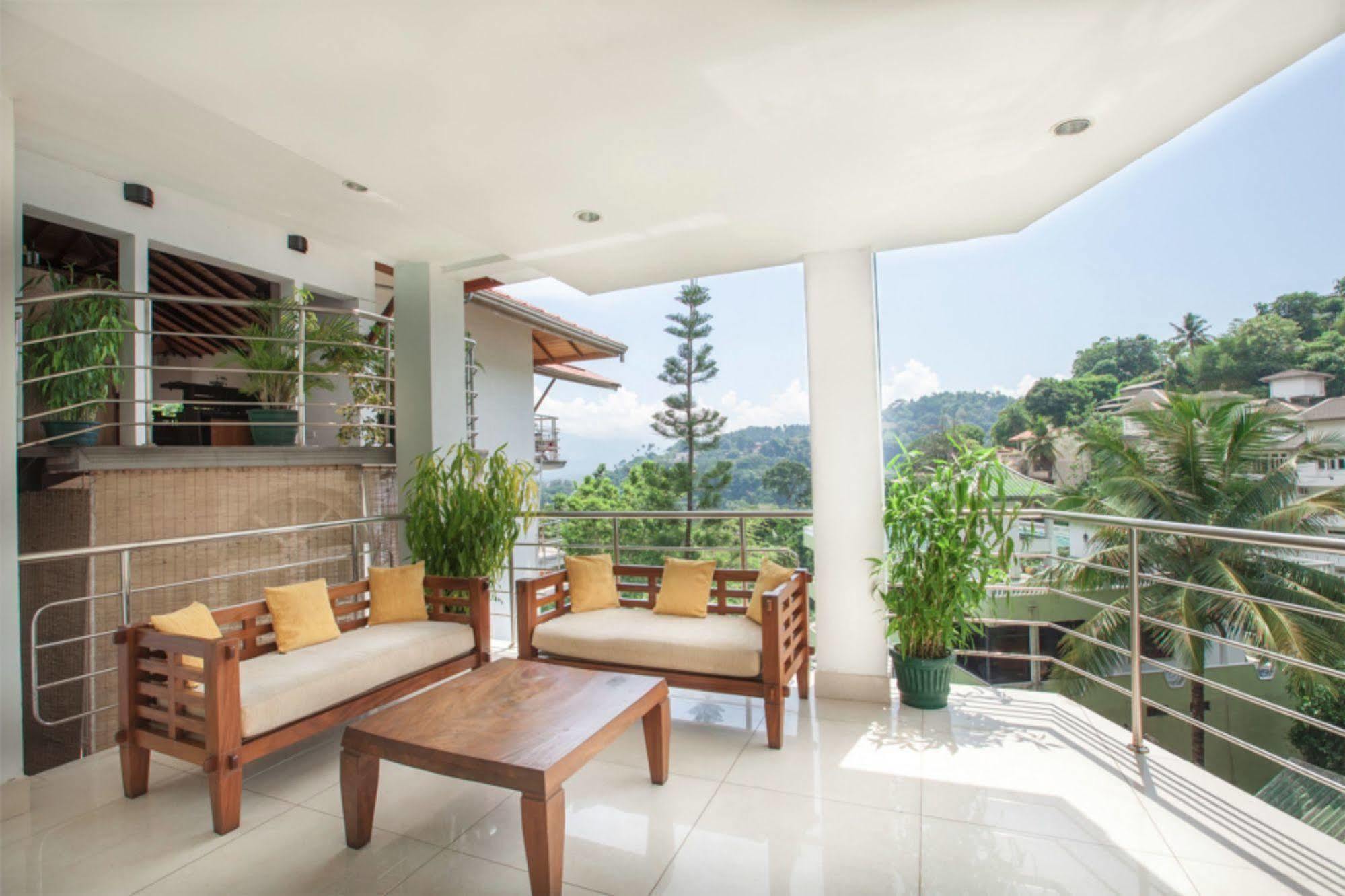 Senani Hotel Kandy Exteriör bild