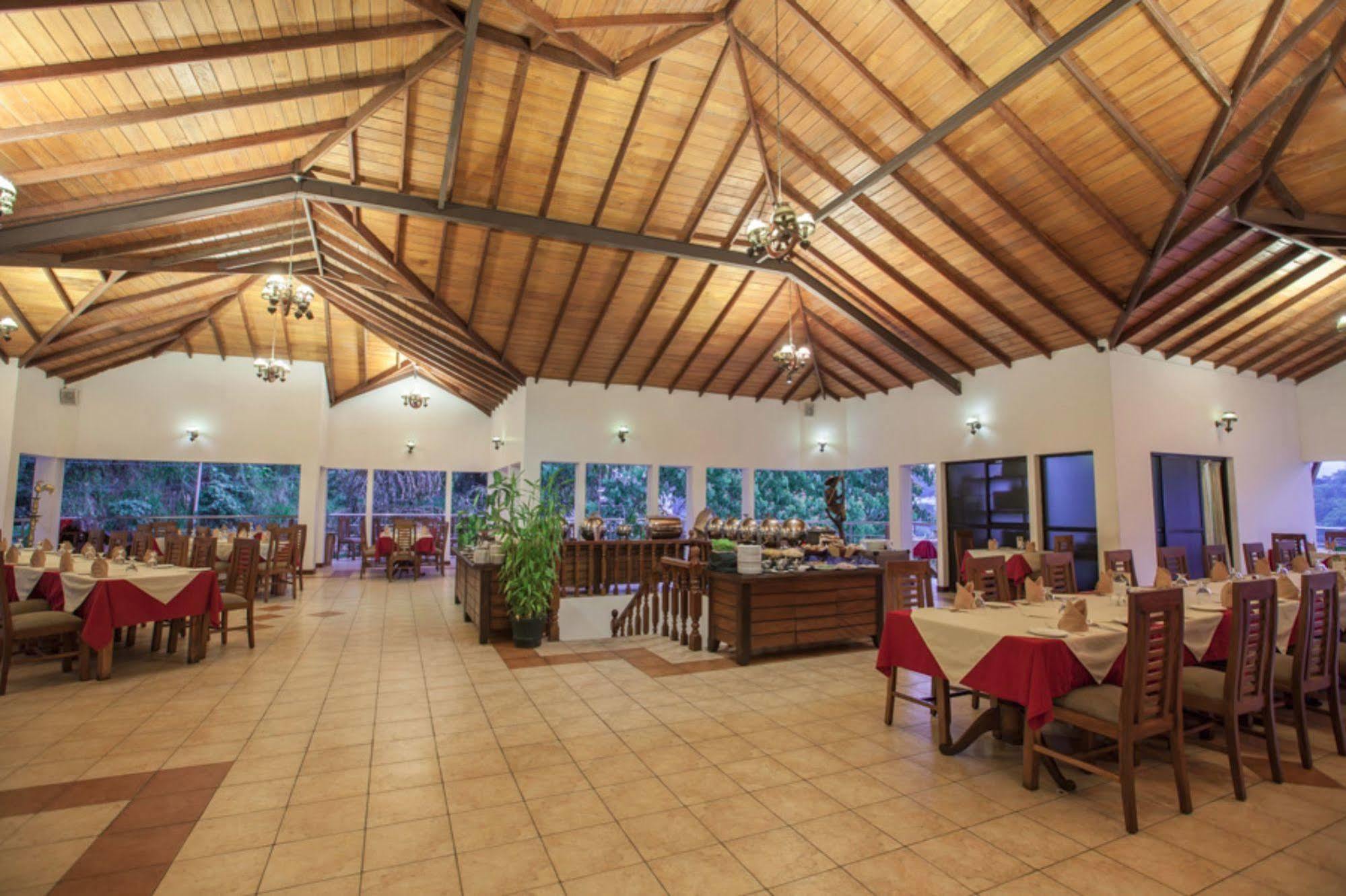 Senani Hotel Kandy Exteriör bild