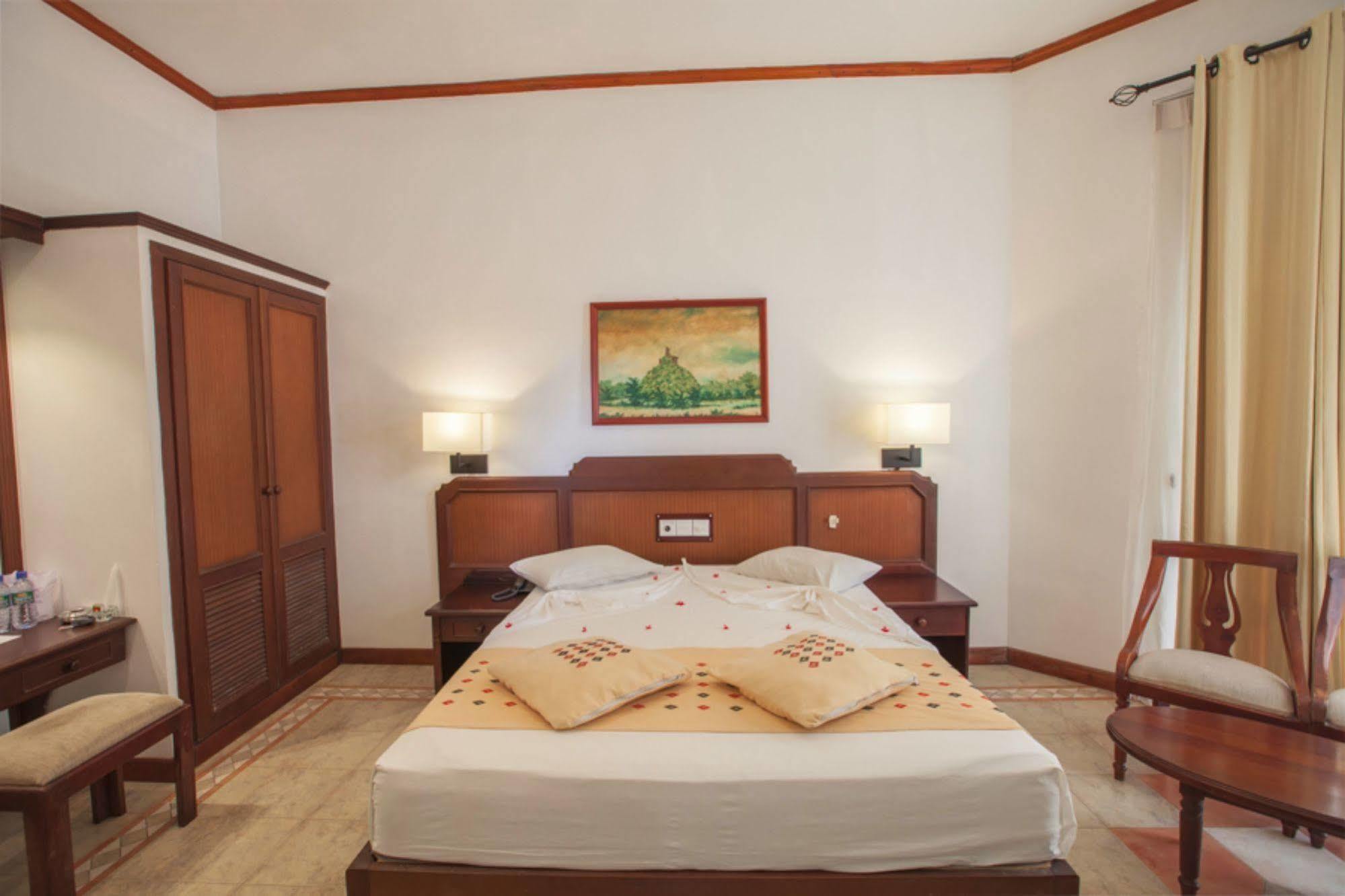 Senani Hotel Kandy Exteriör bild