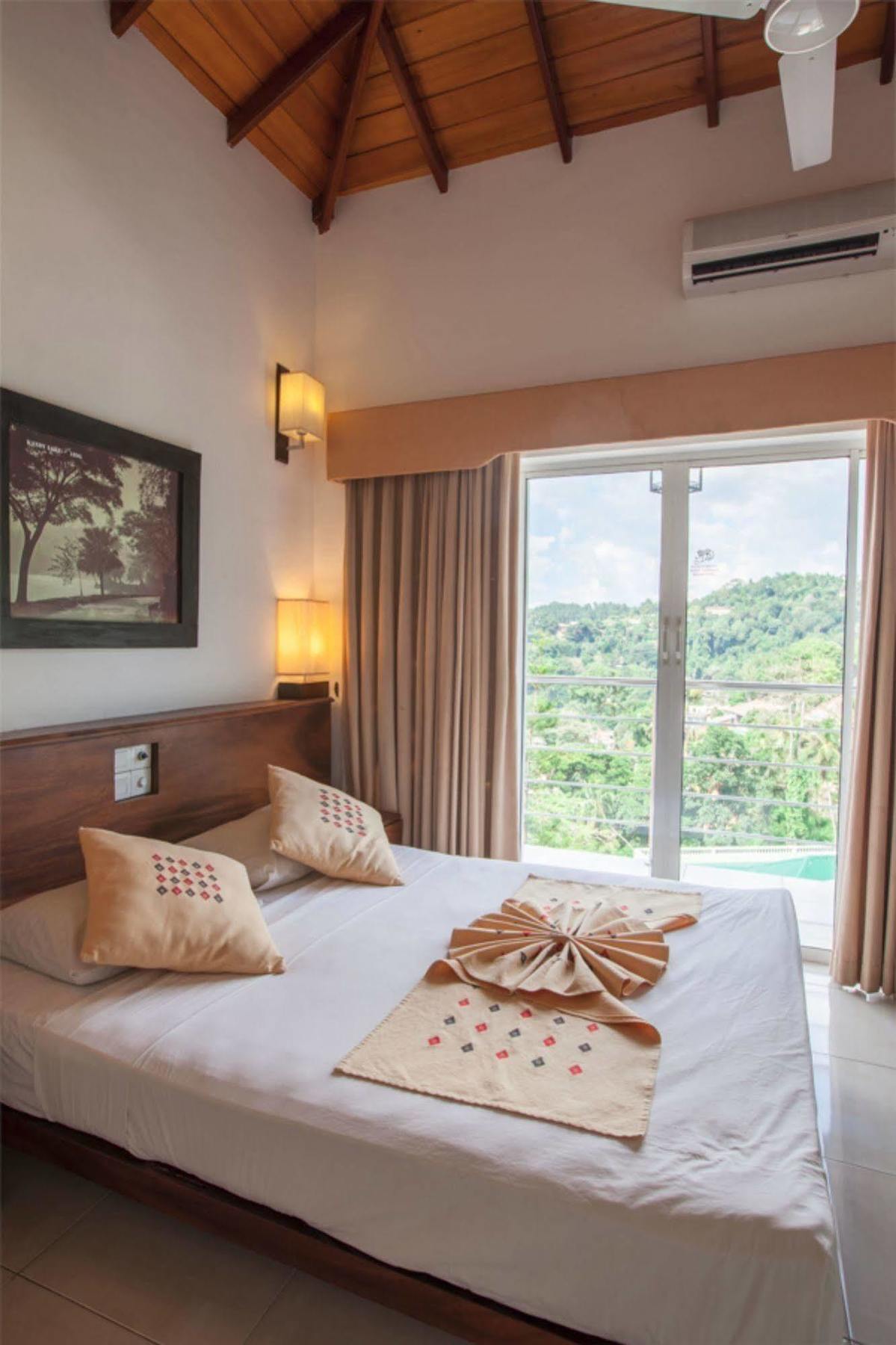 Senani Hotel Kandy Exteriör bild